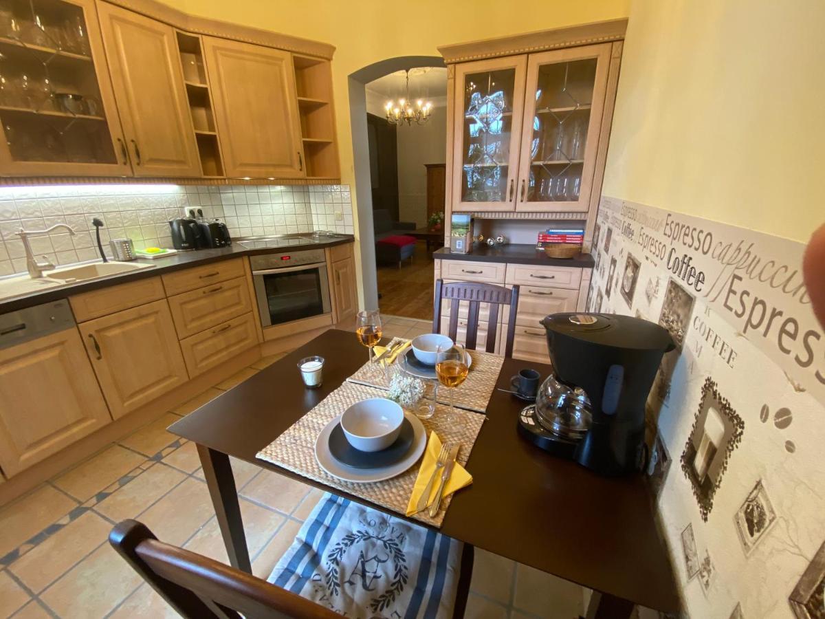 Exklusive Ferienwohnungen im Gutshaus Viezen Bernitt Exterior foto