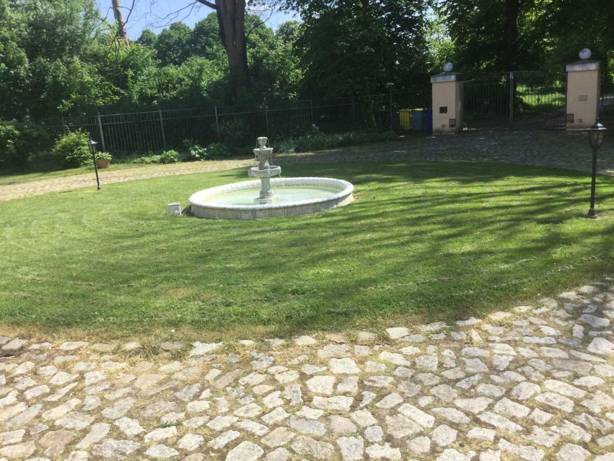 Exklusive Ferienwohnungen im Gutshaus Viezen Bernitt Exterior foto